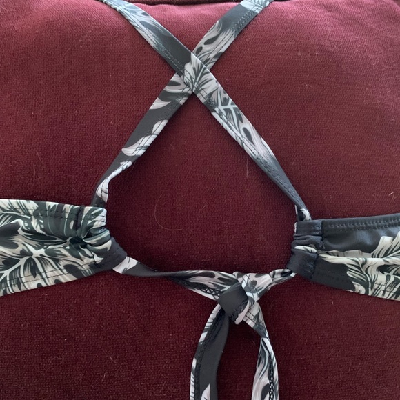 XOXO woman’s bikini plus size 3X NWT leaf pattern - Picture 6 of 10